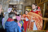 В храм Рождества Христова привезли Благодатный Огонь из Иерусалима! (ФОТО)