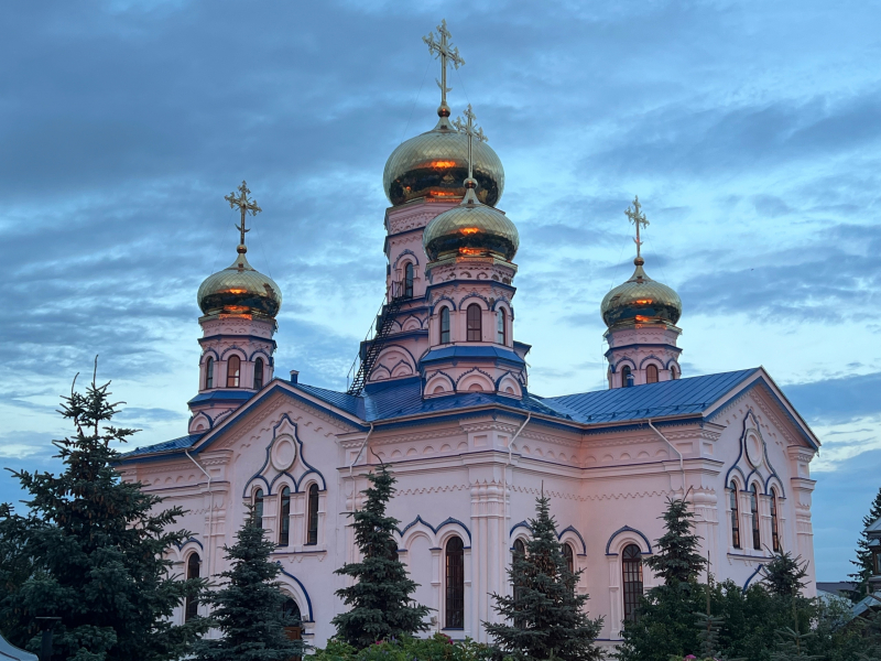 Череповецкий и Белозерский епископ Игнатий возглавил большую праздничную литургию в Цивильске